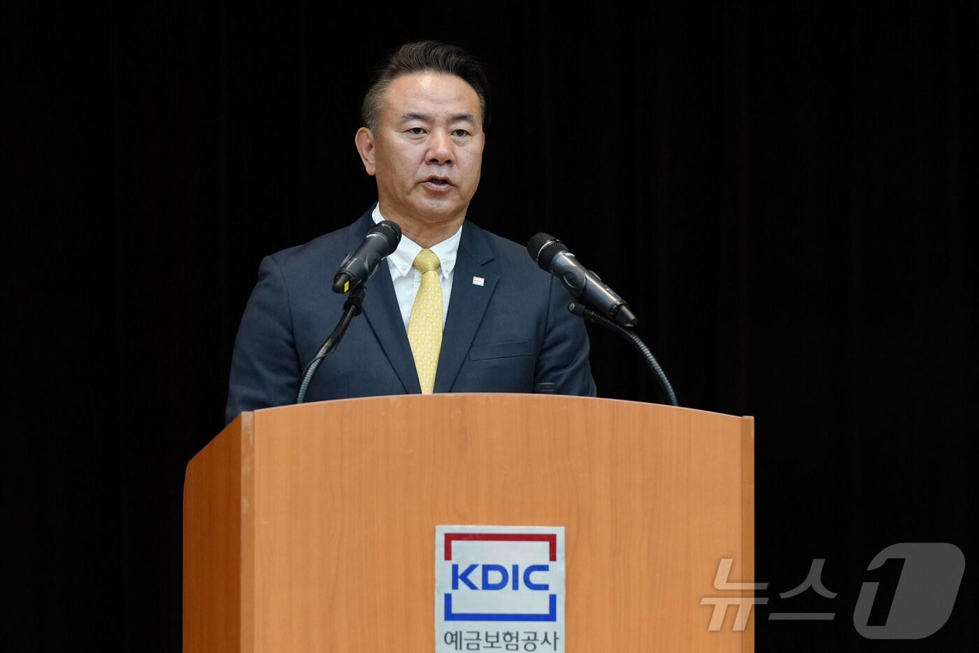 유재훈 예금보험공사 사장이 2일 오전 서울 중구 예금보험공사 청계홀에서 열림 창립 29주년 행사에서 기념사를 하고 있다.&#40;예금보험공사 제공&#41; ⓒ News1 박동해 기자