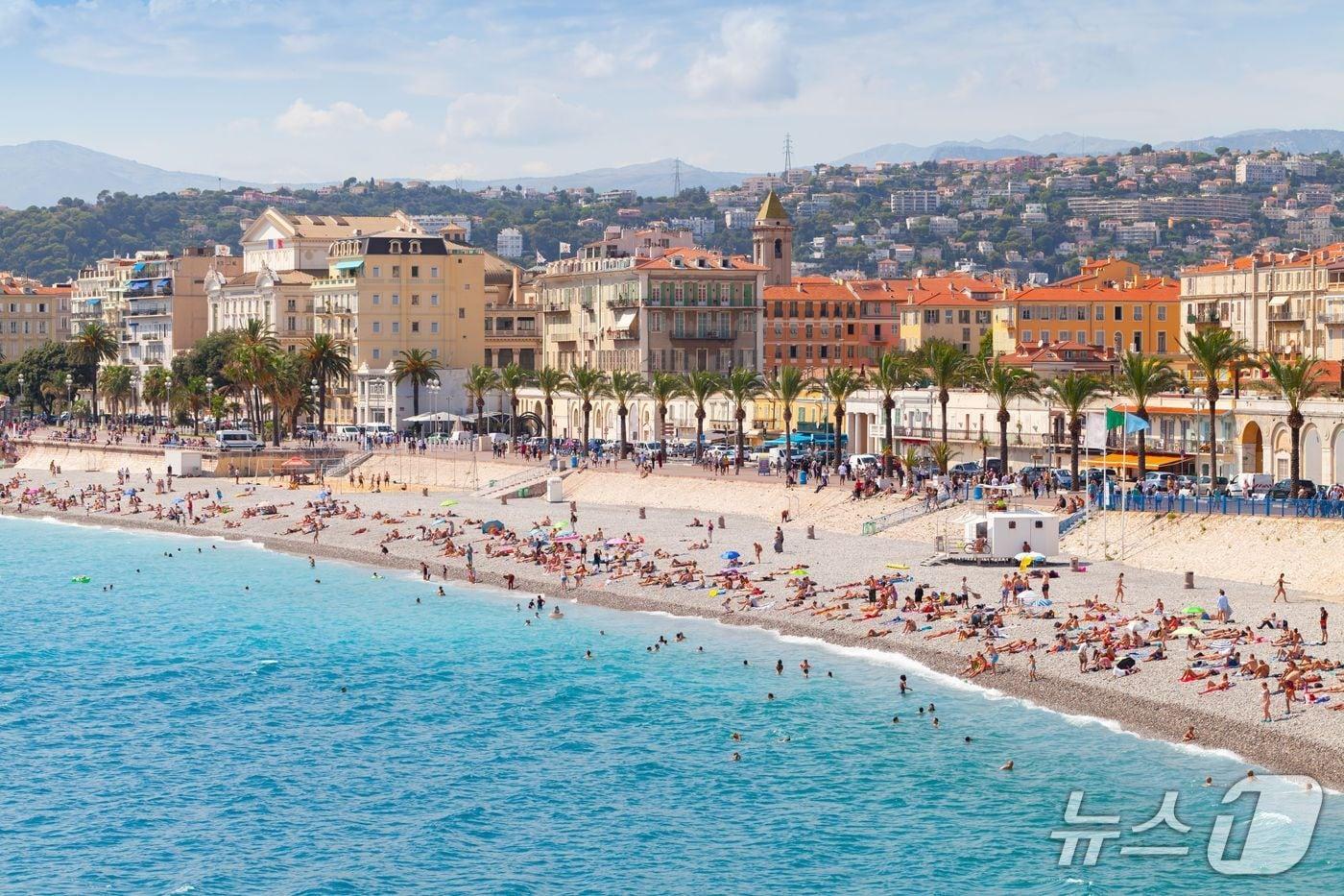 지중해의 푸른빛 물결과 황금빛 해변이 펼쳐지는 코트다쥐르(프랑스관광청 제공)