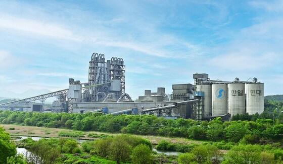 본문 이미지 - 한일현대시멘트 강원 영월 공장 전경(한일현대시멘트 제공) 