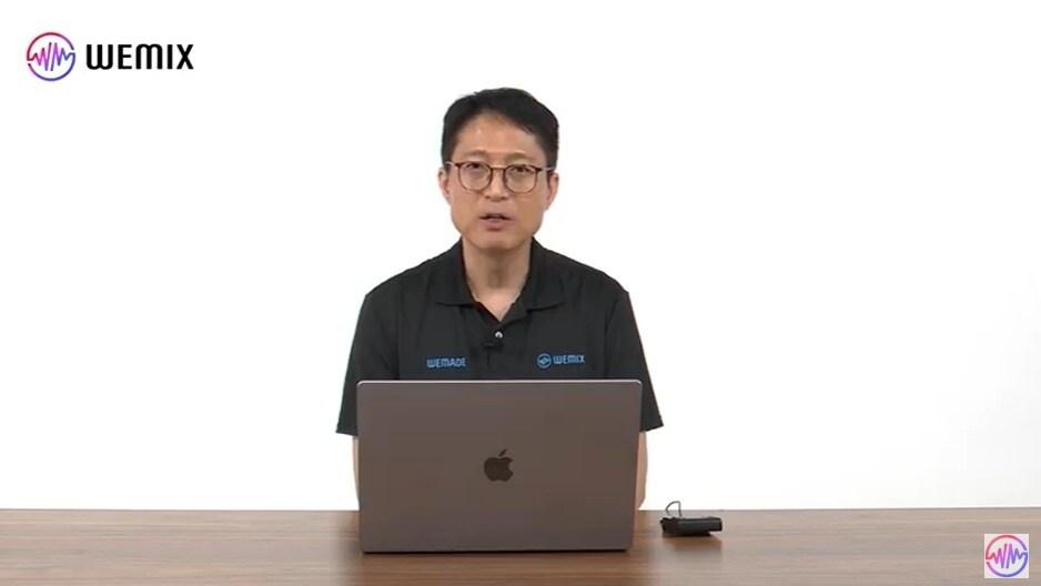 본문 이미지 - 김석환 위믹스재단 대표가 2일 투자자 대상 긴급 기자간담회에서 발언하고 있다.(위믹스 유튜브 채널 갈무리)2025.6.2/뉴스1