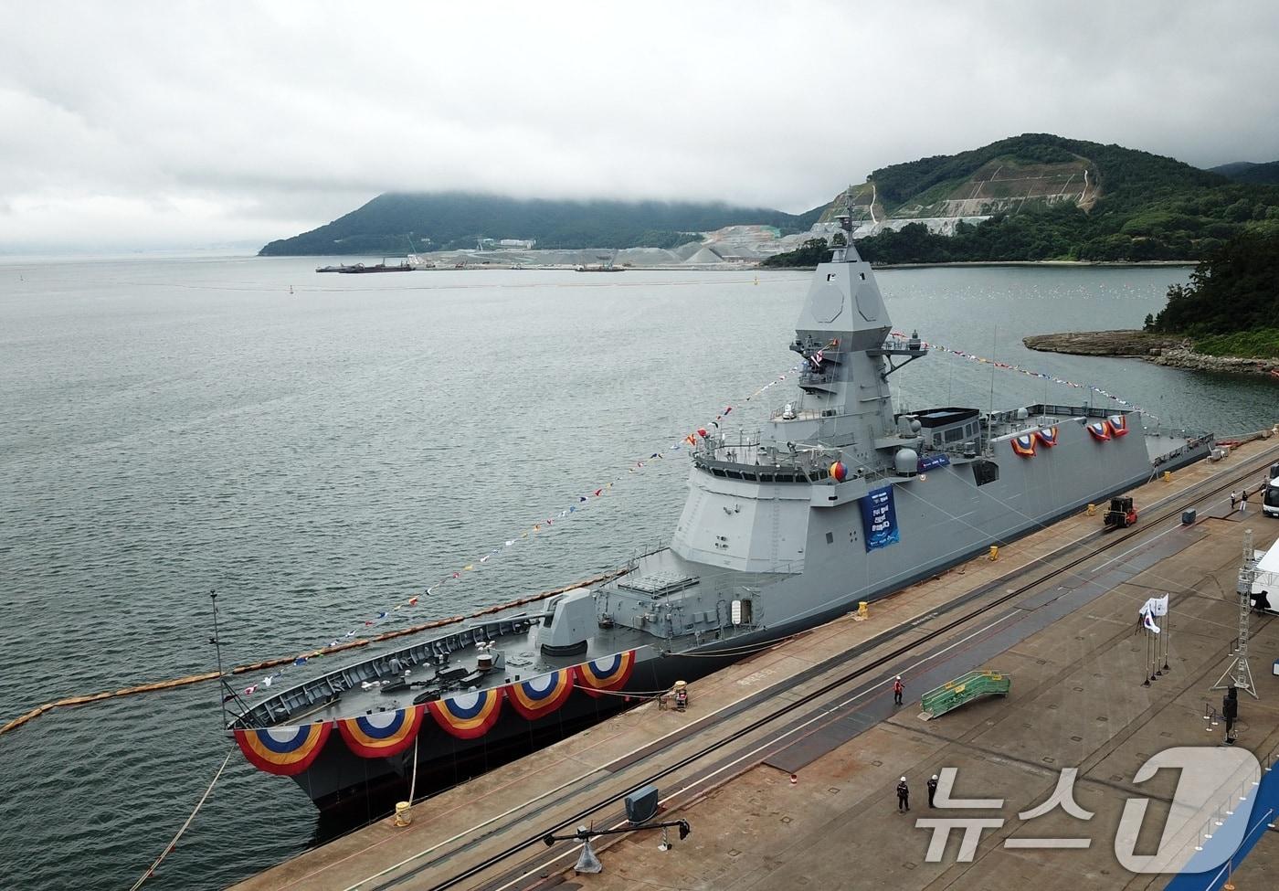 해군의 3600톤급 호위함 경북함이 20일 진수식을 앞두고 경남 고성 SK오션플랜트 부두에 정박하고 있다. (해군 제공. 재판매 및 DB 금지) 2025.6.20/뉴스1