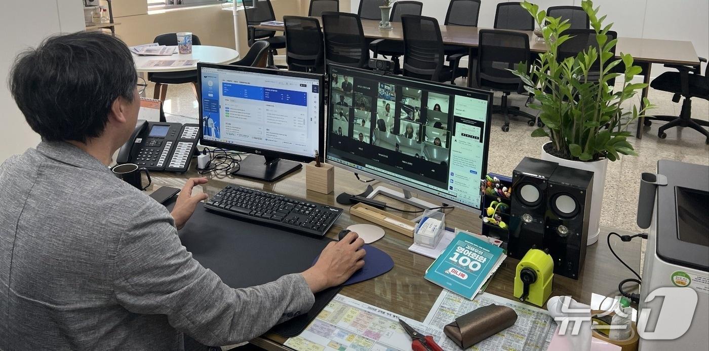 강원 속초 설악고등학교, 자매학교 요나고 미나미고등학교와 온라인 국제교류 활동.(설악고 제공, 재판매 및 DB금지)