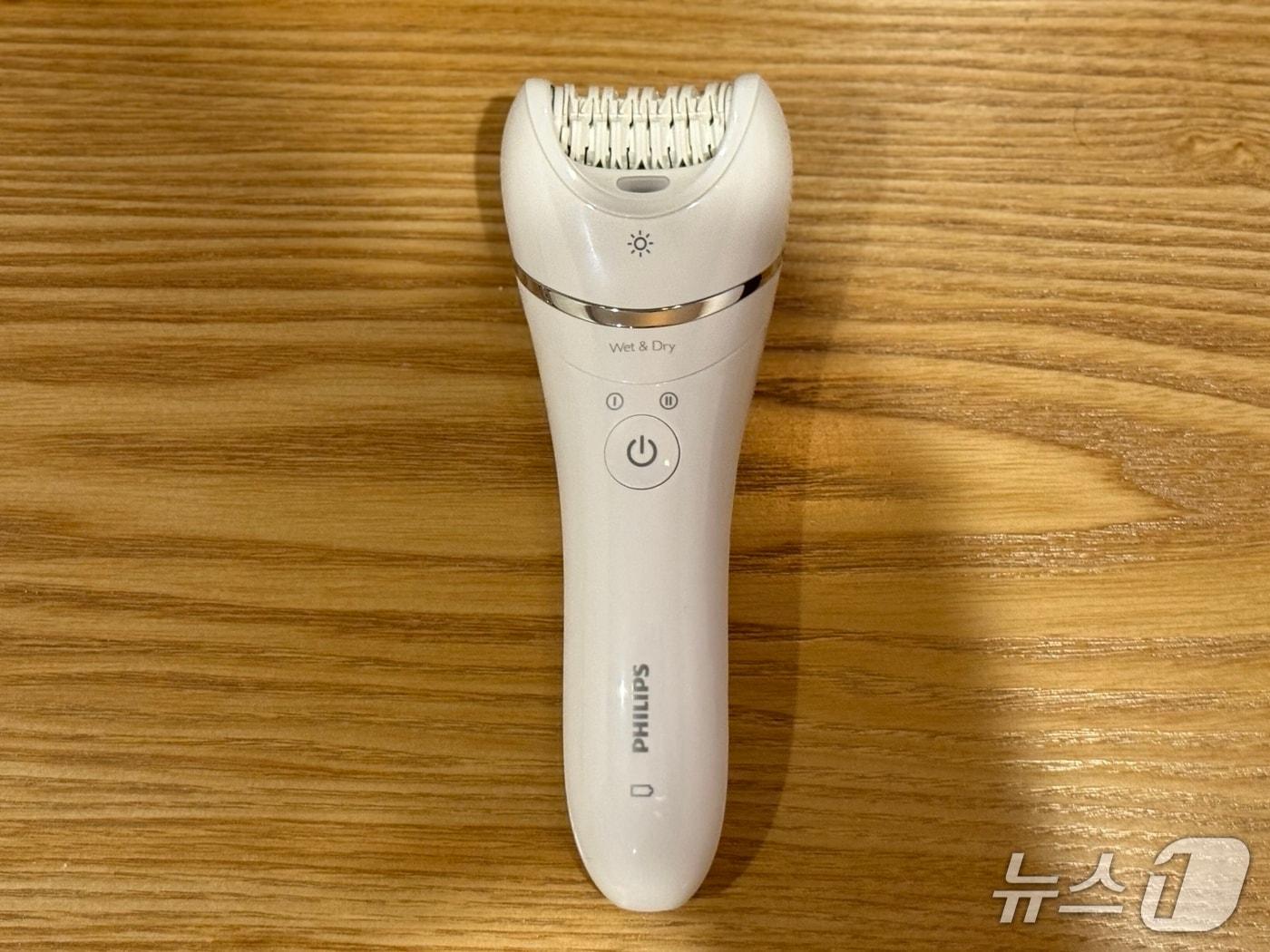 본문 이미지 - 필립스 '샤티넬 어드밴스' 모근제거기 본체. ⓒ 뉴스1 김형준 기자