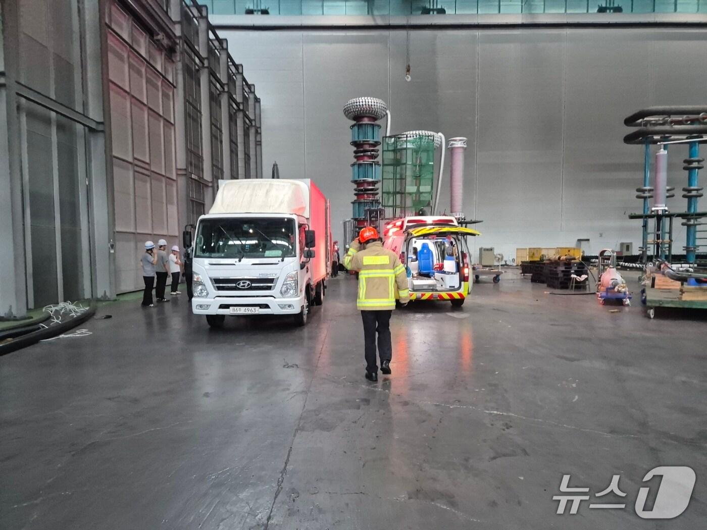 본문 이미지 - 당진 대한전선 공장 사고 현장. &#40;당진소방서 제공, 재판매 및 DB금지&#41; / 뉴스1 