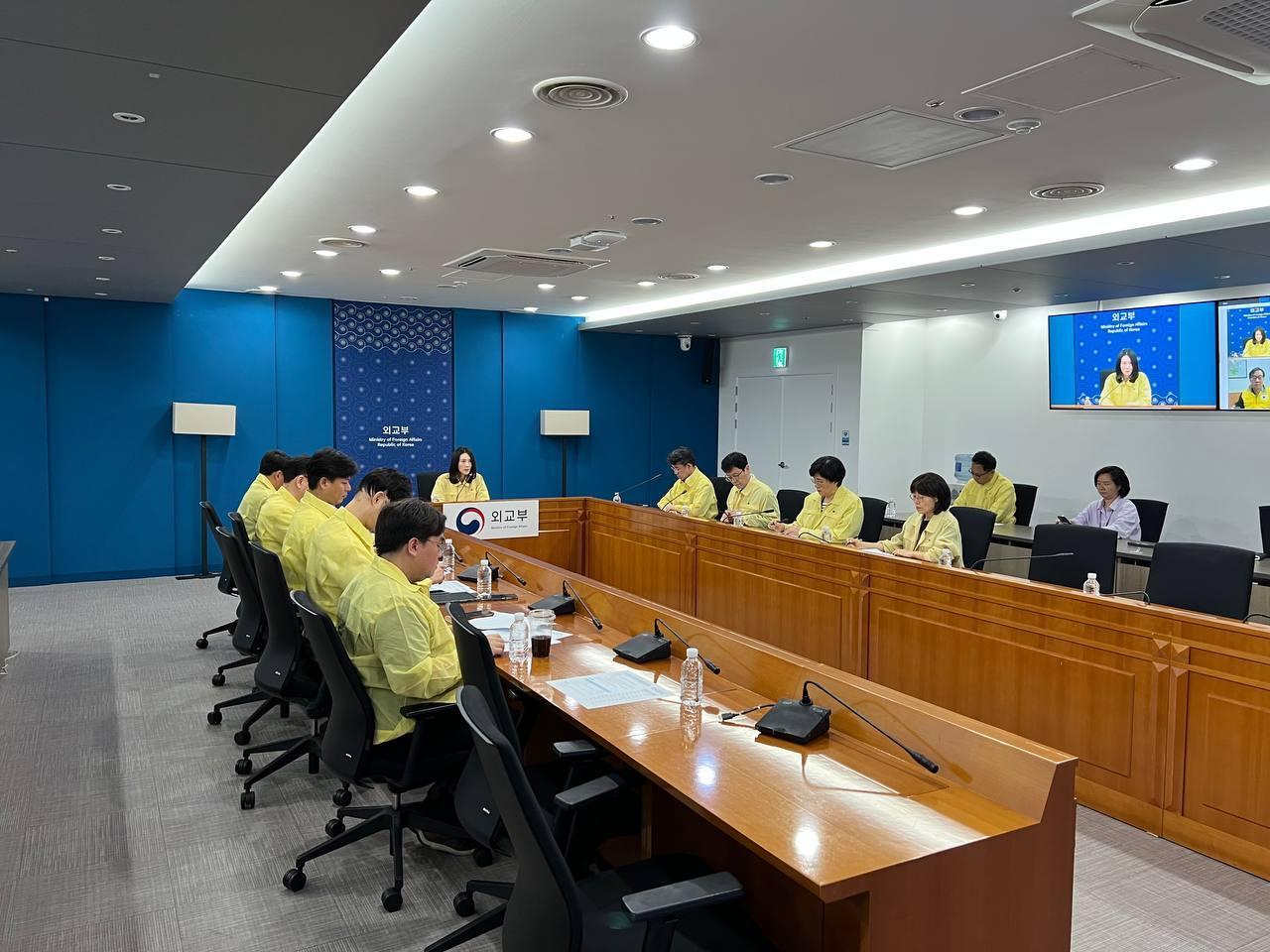 본문 이미지 - 외교부는 20일 재외국민 안전대책을 점검하기 위해 본부-공관 합동 상황점검회의를 개최했다.(외교부 제공)