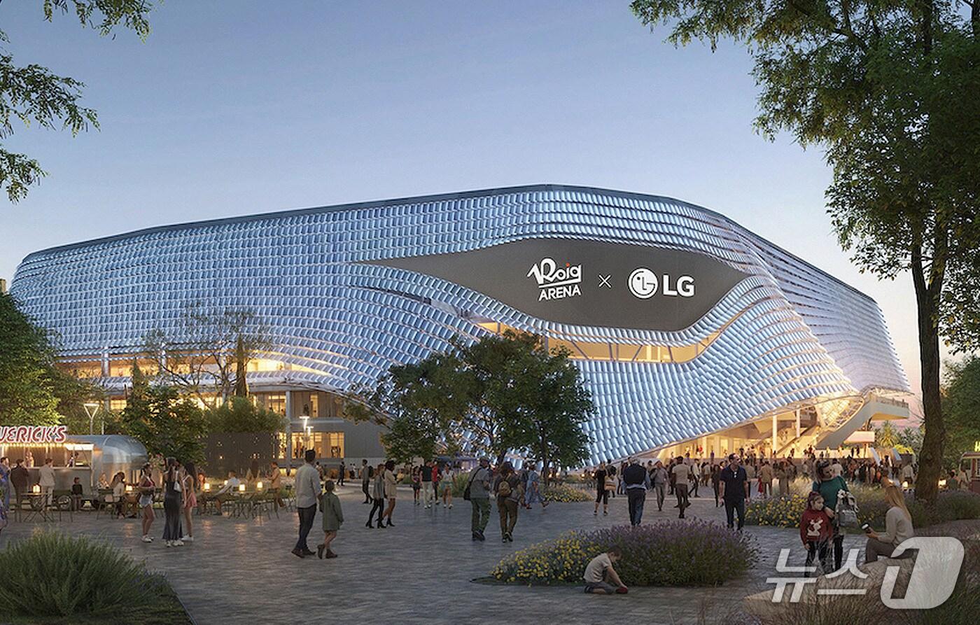 LG전자가 오는 9월 개장하는 스페인 최대 규모 실내 경기장 '로이그 아레나'에 대규모 사이니지를 공급한다. 사진은 아레나 외부에 설치되는 눈동자 모양 LED 스크린 '디 아이(The Eye)'의 렌더링 이미지. (사진제공 = LG전자) 