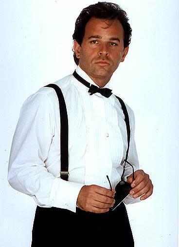 본문 이미지 - 루 크리스티(공식 홈페이지 갈무리)