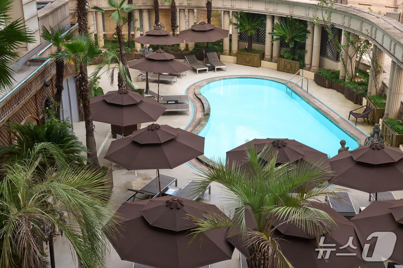 야외 수영장(그랜드 머큐어 임피리얼 팰리스 서울 강남 제공)