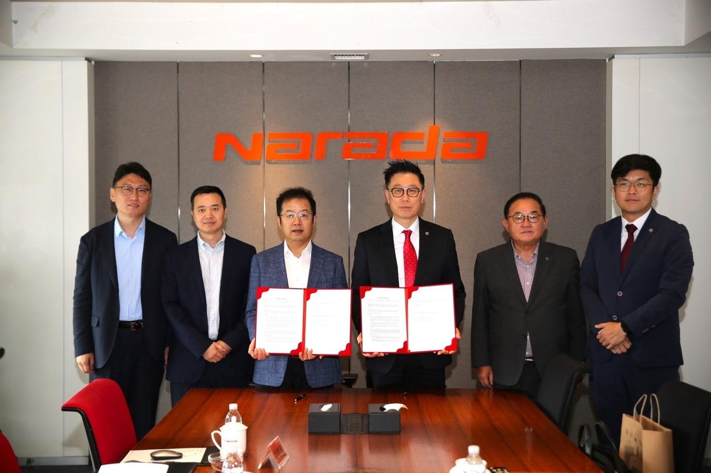 &#40;왼쪽부터&#41;박송철 나라다 한국·일본 법인 대표, 유성호 나라다 부회장, 고수병 나라다 최고경영자, 임병길 DS단석 R&D센터장, DS단석 한승욱 회장, DS단석 박준호 선임연구원&#40;DS단석 제공&#41;