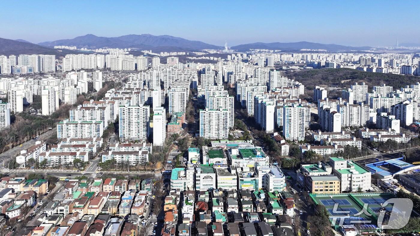 경기 성남시가 분당신도시 정비구역 선정 방식을 지역 주민 설문조사를 통해 확정하기로 했다. 사진은 분당신도시 전경.(성남시 제공. 재판매 및 DB금지)/뉴스1