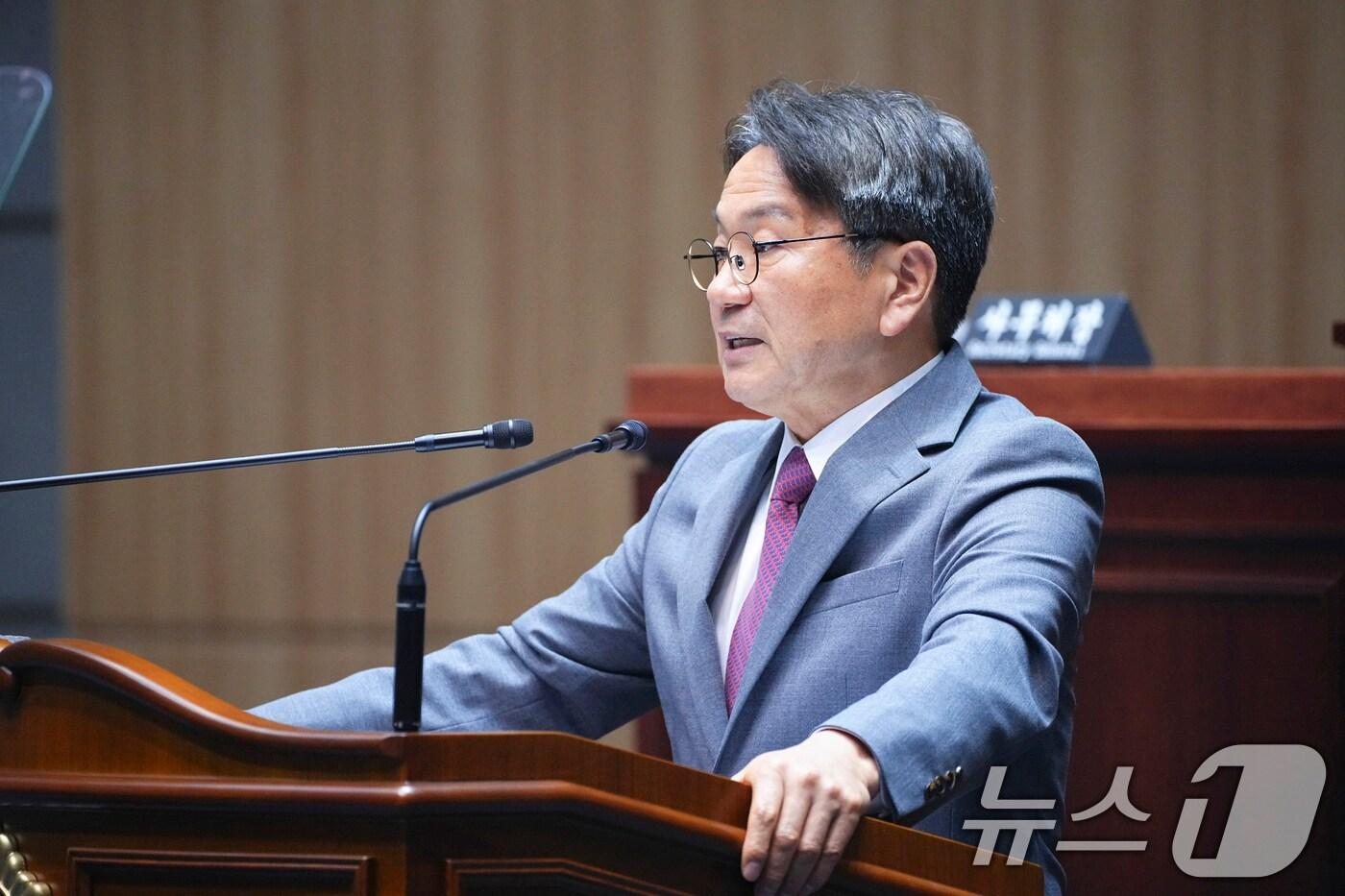 강기정 광주시장이 23일 시의회 본회의장에서 열린 &#39;제333회 임시회&#39;에 참석해 추가경정예산안을 설명하고 있다.&#40;광주시 제공. 재판매 및 DB 금지&#41; 2025.6.23/뉴스1