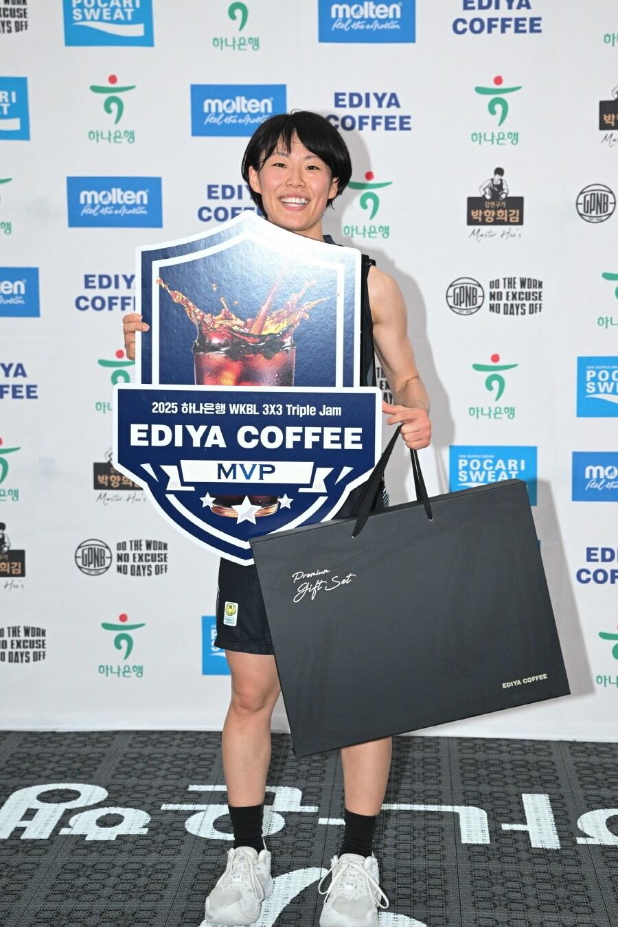 본문 이미지 - '이디야커피 MVP' 혼다 나오코(모리스 라크로와).(이디야커피 제공)