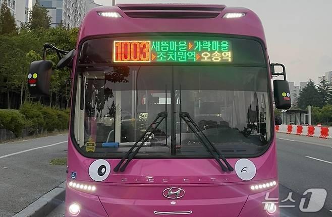 본문 이미지 - 세종시 1003번 버스. (세종시 제공. 재판매 및 DB금지)
