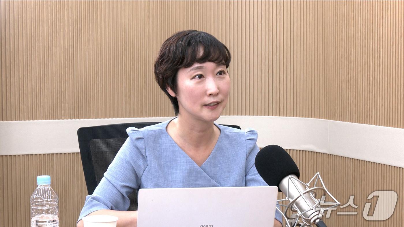 이지은 더불어민주당 마포갑 지역위원장이 24일 뉴스1TV &#39;팩트앤뷰&#39;에 출연해 질문에 답하고 있다.