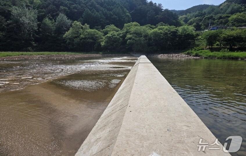 본문 이미지 - 강원 평창군의 용평면 백옥포리 취입보 보수공사 완료 자료 사진. (평창군 제공. 재판매 및 DB금지) 2025.6.24/뉴스1