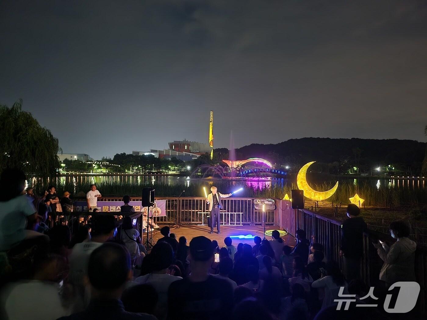 본문 이미지 - 빛의굴뚝 공연&#40;경기 김포시 제공.재판매 및 DB금지&#41;