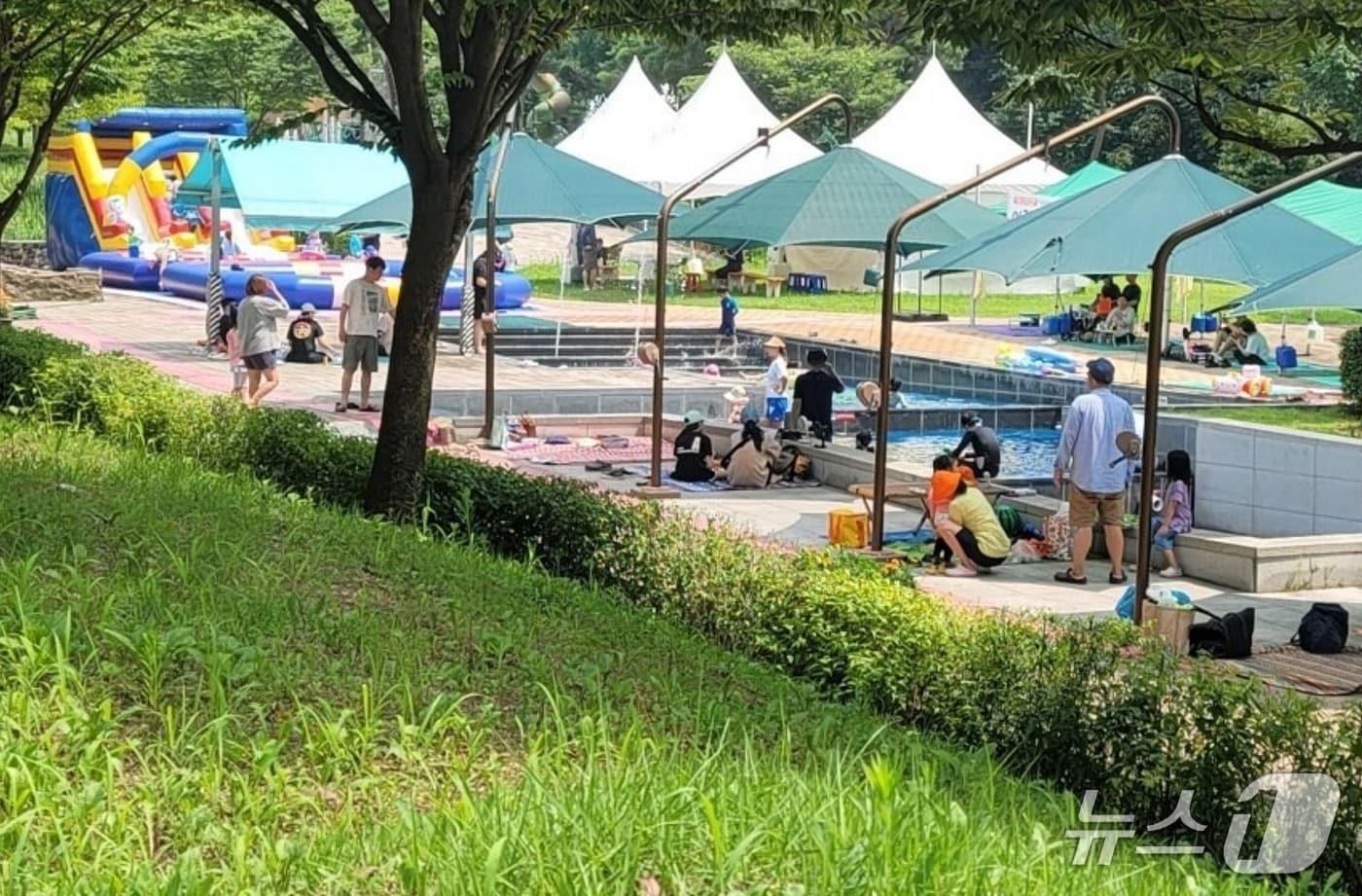 충북 괴산군은 성불산 산림휴양단지 내 물놀이장을 7월 1일부터 8월 17일까지 무료로 개방한다.(괴산군 제공, 재판매 및 DB금지)/뉴스1
