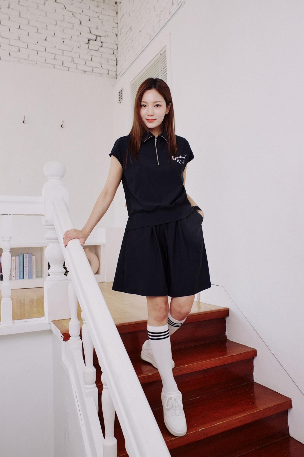 본문 이미지 - 여름 특화 소재를 사용한 신제품 웨이브 온 컬렉션.&#40;올리비아로렌제공&#41;