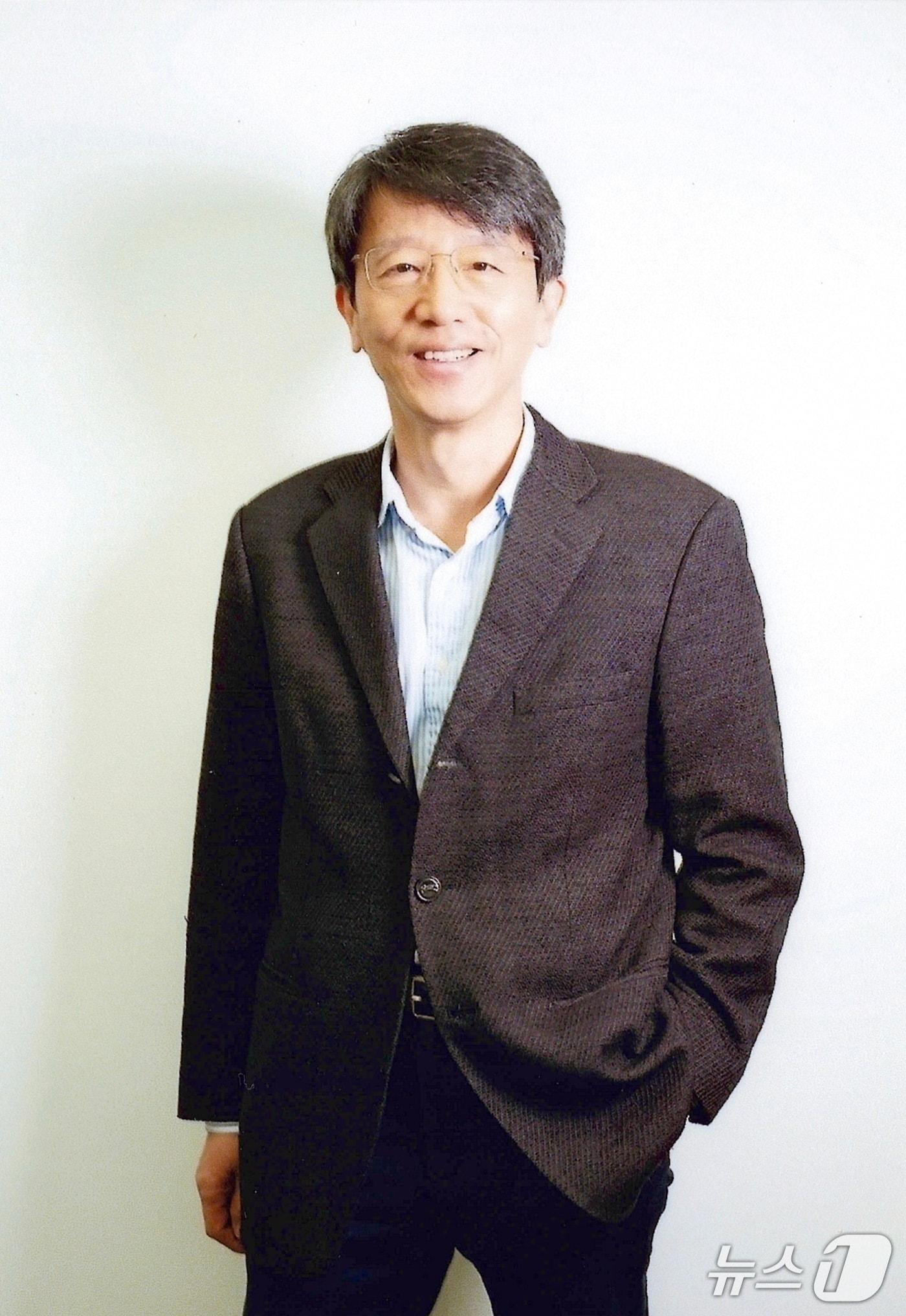 본문 이미지 - 한국장기조직기증원은 지난달 29일 창원경상국립대학교병원에서 서상용 씨(62)가 뇌사 장기기증으로 2명의 생명을 살렸으며 인체 조직기증으로 기능적 장애를 앓고 있는 100여 명의 환자에게 선물을 안긴 뒤 세상을 떠났다고 25일 밝혔다.(한국장기조직기증원 제공)