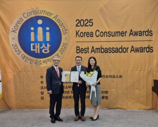 본문 이미지 - 헨켈홈케어코리아는 '2025 대한민국 소비자대상' 글로벌베스트브랜드 부문에서 대상을 수상했다.(헨켈홈케어코리아제공)