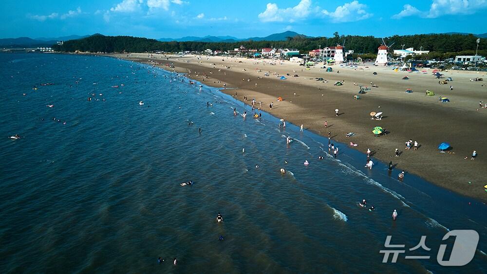 본문 이미지 - 서천군 서면 춘장대해수욕장 전경. (서천군 제공. 재판매 및 DB 금지) 2025.6.25/뉴스1