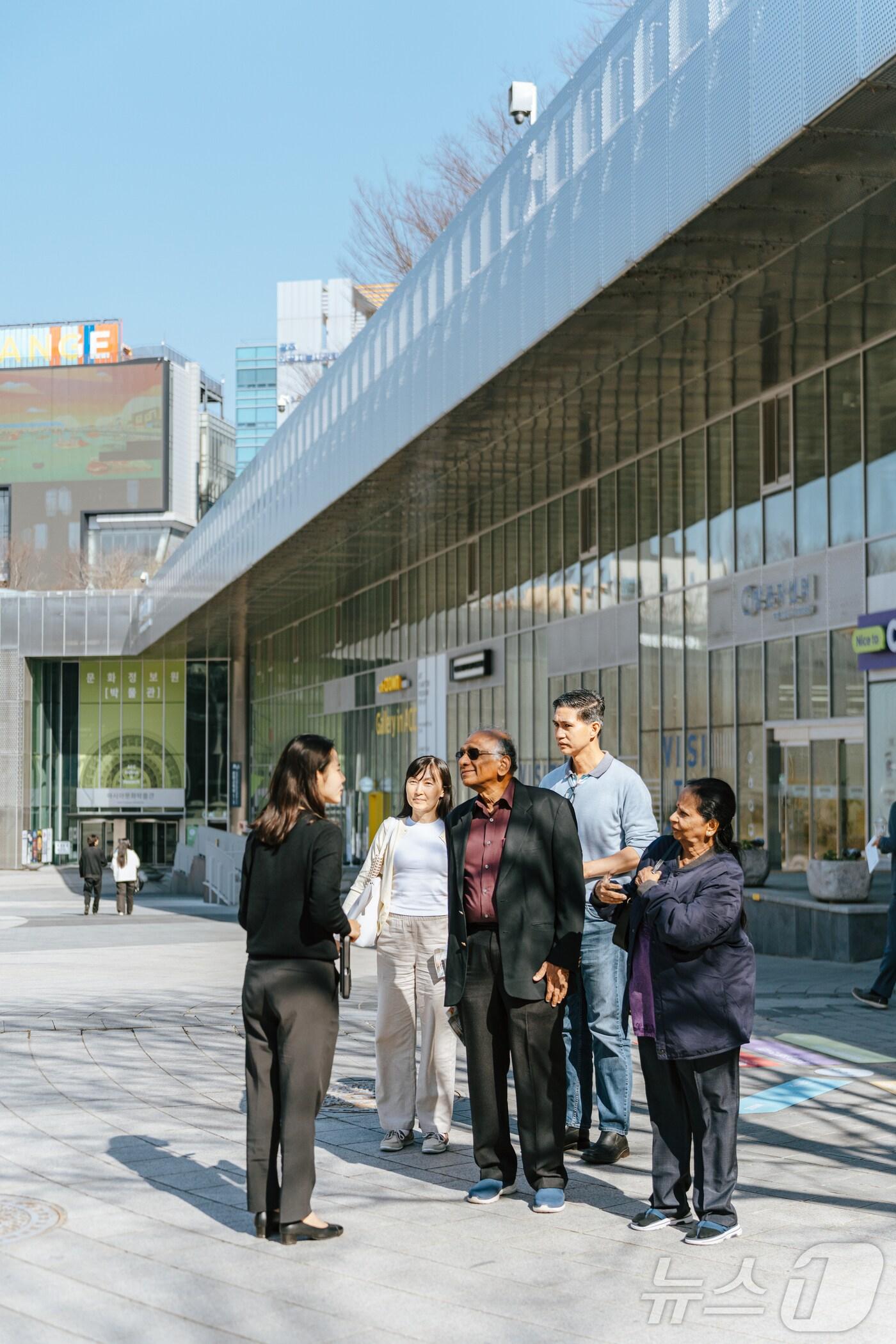 본문 이미지 - 아시아문화전당 외국인대상투어 (ACC 제공. 재판매 및 DB금지) /뉴스1 