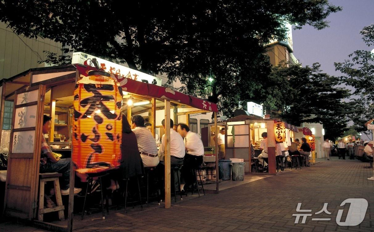 본문 이미지 - 약 120여 곳이나 되는 포장마차들이 늘어선 후쿠오카 하카타 지역&#40;JNTO 제공&#41;