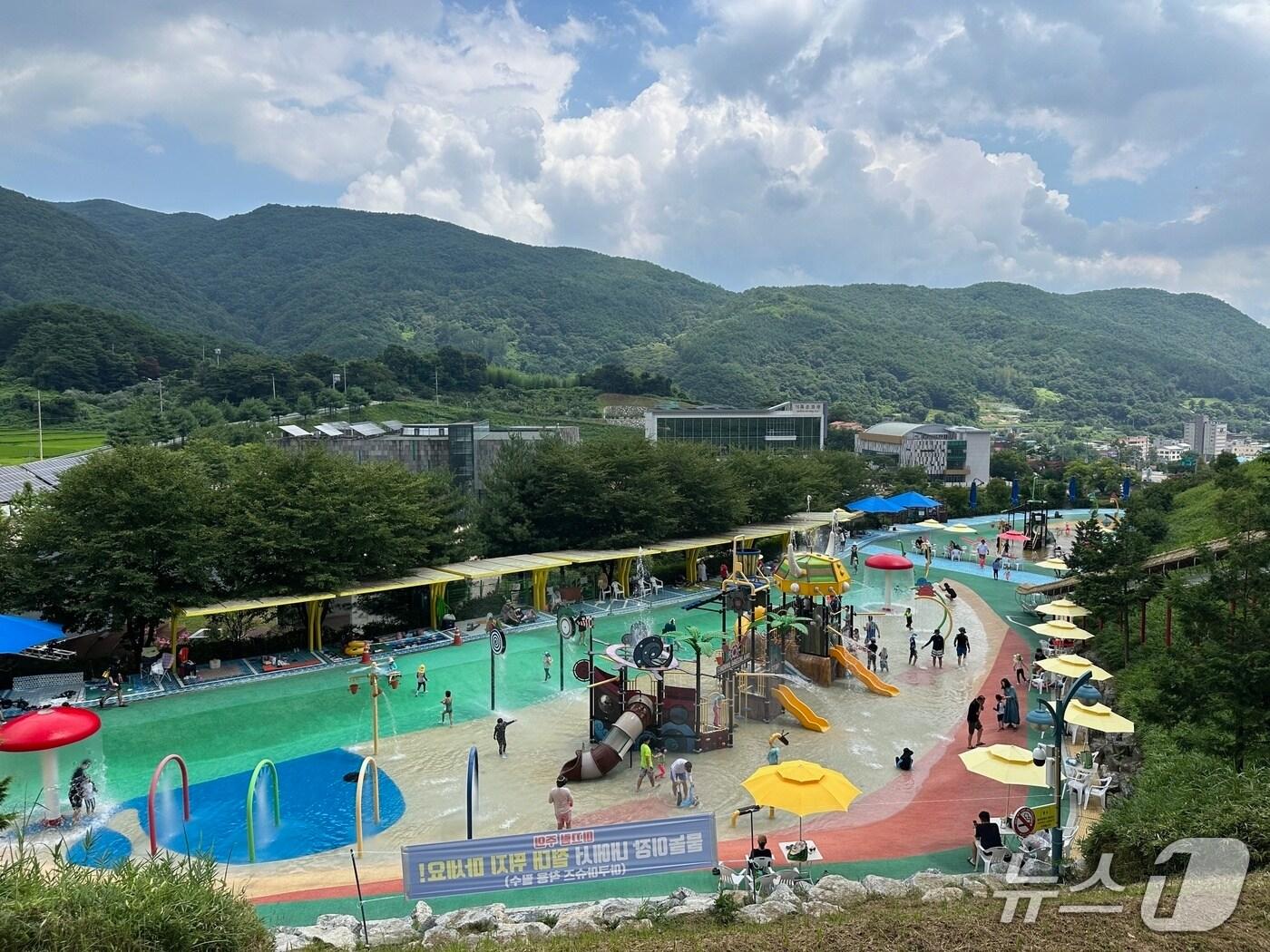 본문 이미지 - 합천 대장경테마파크 물놀이장(합천군 제공. 재판매 및 DB금지).