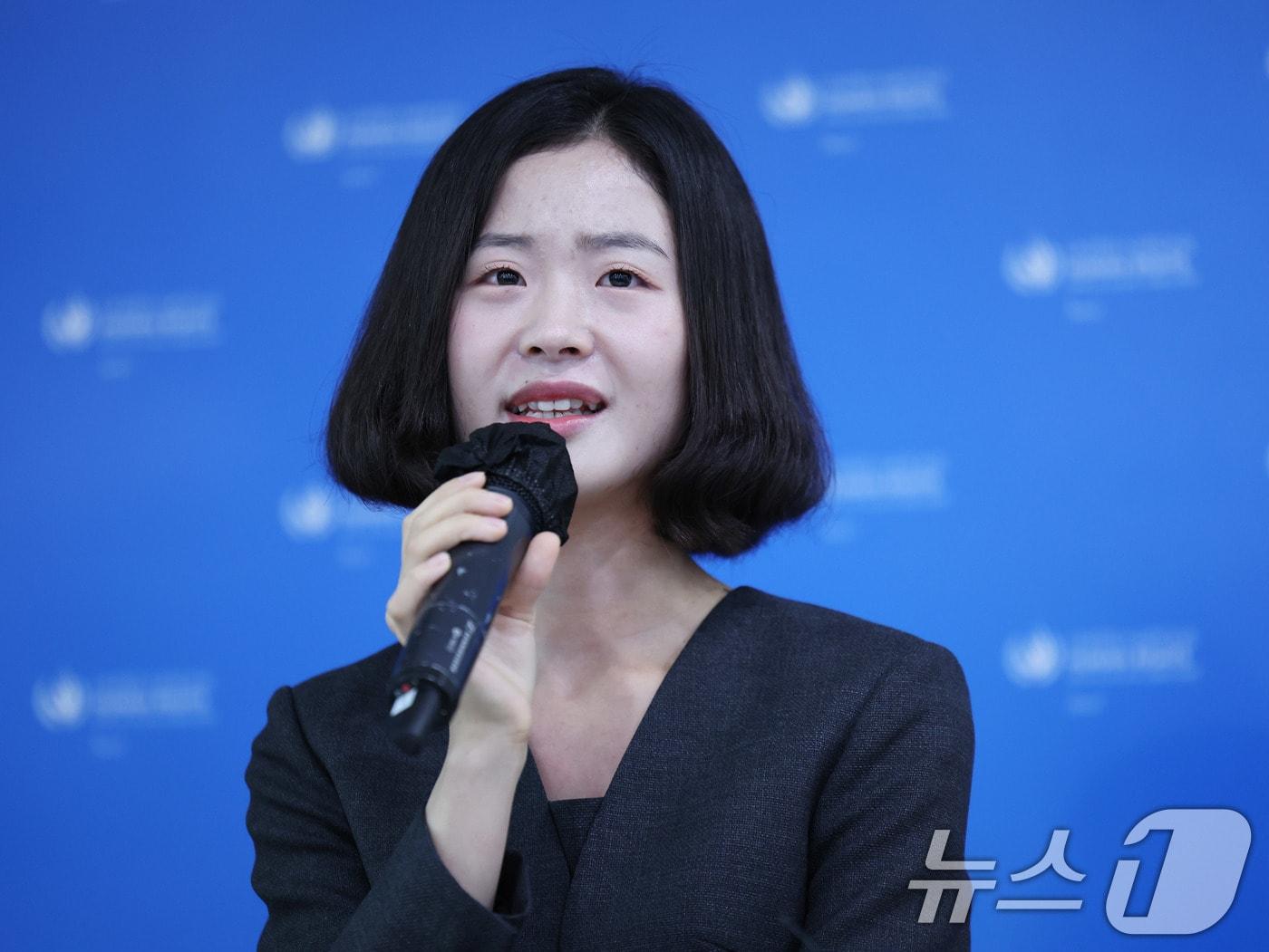 본문 이미지 - 맹효심 북한이탈주민이 25일 서울 종로구 유엔 인권사무소 서울사무소에서 열린 피해자 및 증인이 바라보는 지난 10년 간의 조선민주주의인민공화국 내 인권 상황 공개 세션에서 발언하고 있다. 2025.6.25/뉴스1 ⓒ News1 박지혜 기자