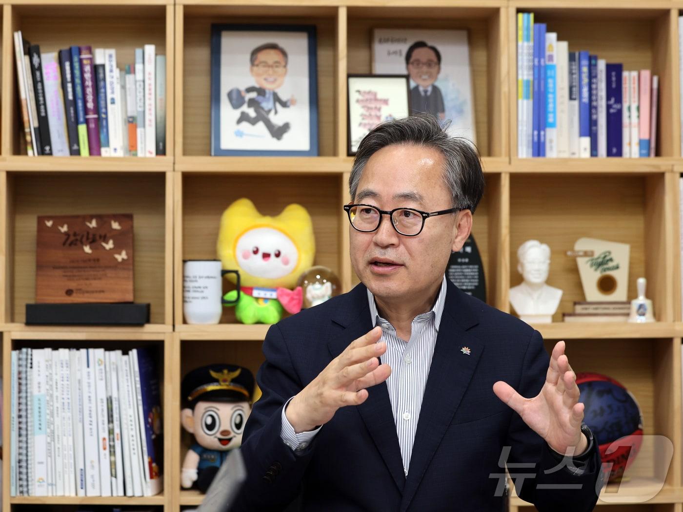 본문 이미지 - 유성훈 금천구청장이 25일 서울 금천구청에서 뉴스1과 인터뷰를 하고 있다. ⓒ News1 황기선 기자