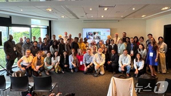 본문 이미지 - 전주시가 지난 23일부터 25일까지 프랑스 파리 인근 엉겡레뱅에서 열린 ‘제17차 유네스코 창의도시 네트워크 연차회의’에 참석, 도시발전방향에 대해 모색했다.(전주시 제공, 재판매 및 DB 금지)/뉴스1