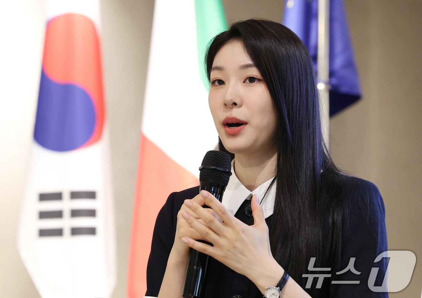 전 피겨스케이팅 선수 김연아가 25일 서울 강남구 신사동 하이스트리트 이탈리아에서 열린 2026 밀라노 코르티나 동계 올림픽 공식 설명회에서 발언하고 있다. 2025.6.25/뉴스1 ⓒ News1 김성진 기자