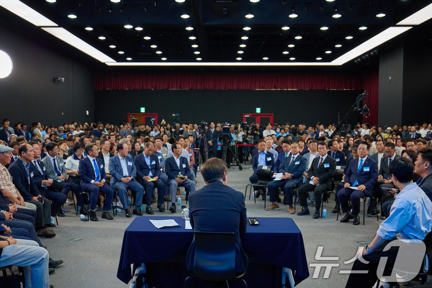 이재명 대통령이 6월25일 광주 국립 아시아문화전당에서 광주시민·전남도민 타운홀미팅을 하고 있다. &#40;대통령실 제공. 재판매 및 DB 금지&#41; 2025.6.25/뉴스1 ⓒ News1 허경 기자