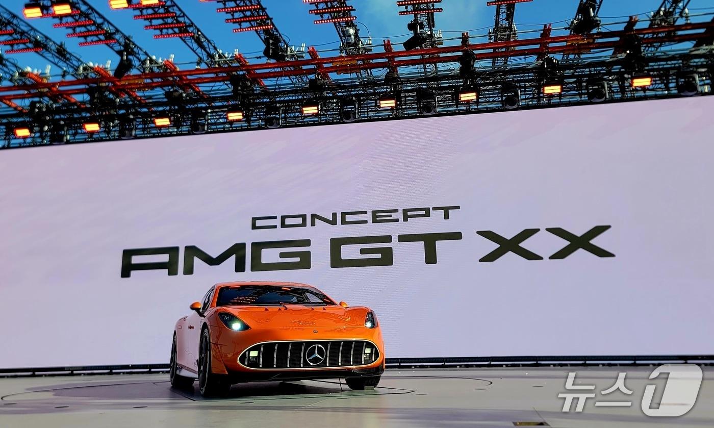 25일 (현지시간) 독일 아팔터바흐에서 공개된 메르세데스-벤츠의 고성능 브랜드 메르세데스-AMG의  전기 하이퍼카 콘셉트카 'AMG GT XX' .ⓒ 뉴스1 박기범 기자