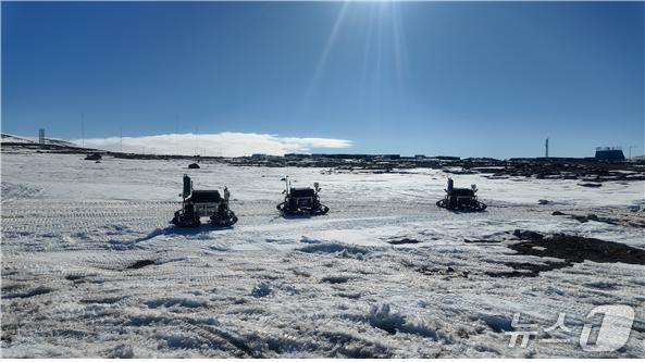 본문 이미지 - 멀티 작업 테스트 중인 극한지 이동 로봇(해양수산부 제공)