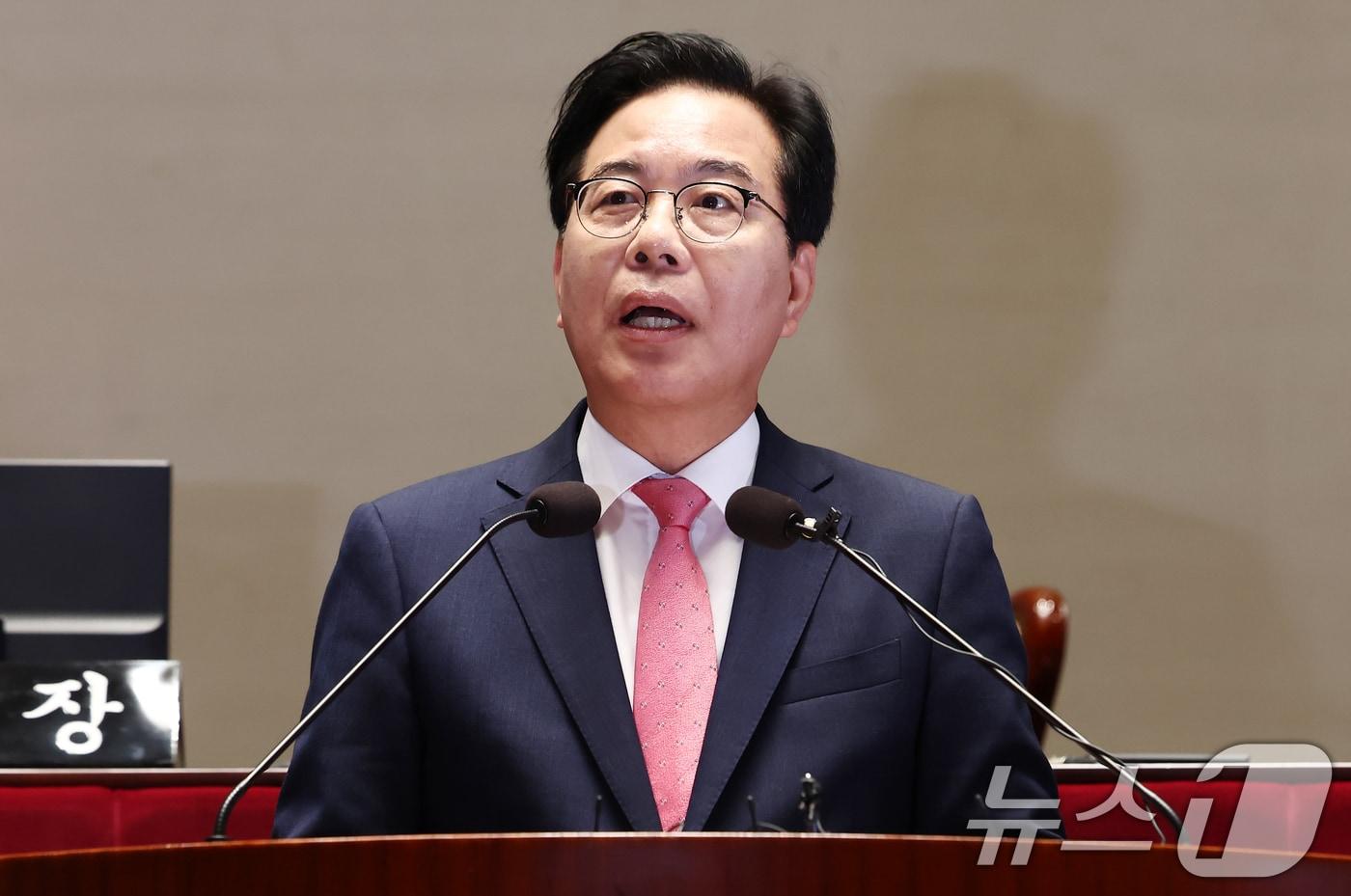 송언석 국민의힘 원내대표가 26일 오전 서울 여의도 국회에서 열린 의원총회에서 모두 발언을 하고 있다. 2025.6.26/뉴스1 ⓒ News1 김민지 기자