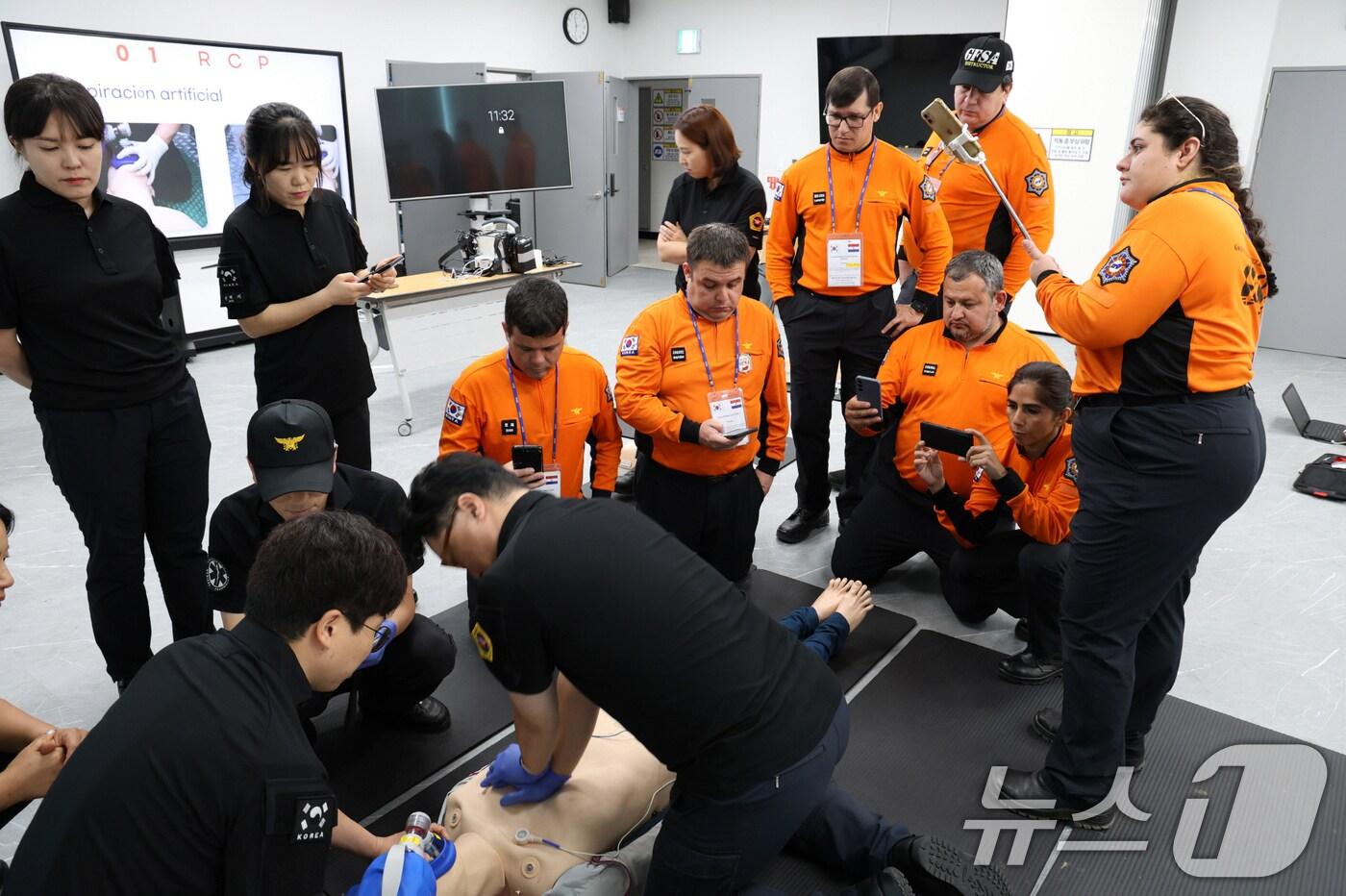 파라과이 소방대원 대상 구급 교육.(광주시 제공. 재판매 및 DB 금지) 2025.6.26/뉴스1 