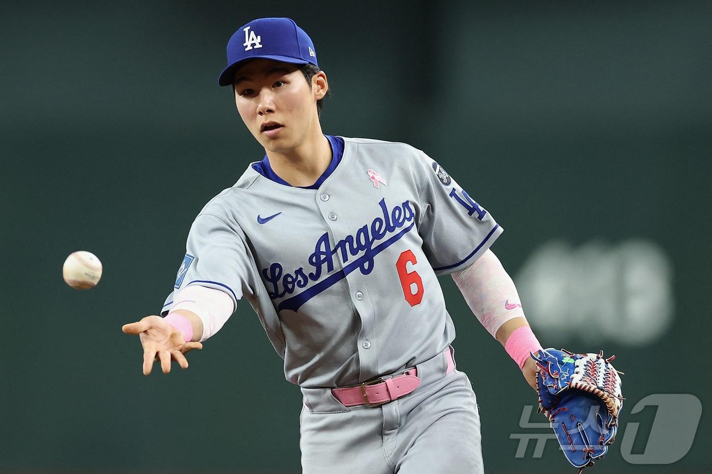 LA 다저스 김혜성은 2일&#40;한국시간&#41; 열린 2025 메이저리그 시카고 화이트삭스와 홈 경기에서 9번 타자 유격수로 선발 출전했다. ⓒ AFP=뉴스1