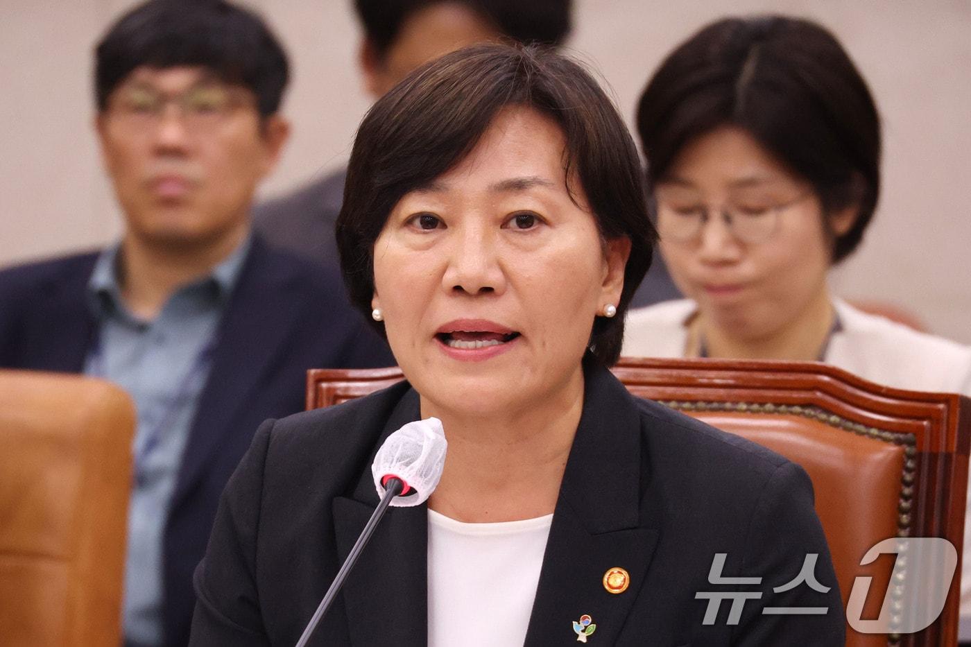 송미령 농림축산식품부장관이 26일 오후 서울 여의도 국회에서 열린 농림축산식품해양수산위원회 전체회의에 출석해 의원 질의에 답하고 있다. 2025.6.26/뉴스1 ⓒ News1 이광호 기자