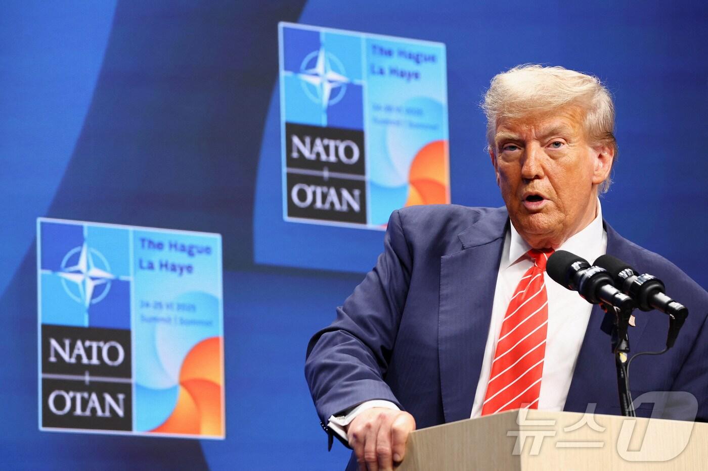 25일(현지시간) 네덜란드 헤이그에서 열린 나토(NATO) 정상회의에 참석해 기자들의 질문에 답변 중인 도널드 트럼프 미국 대통령. ⓒ 로이터=뉴스1