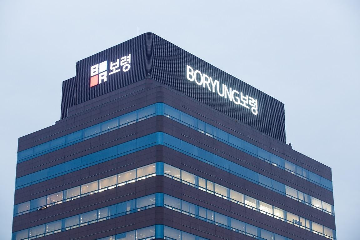 본문 이미지 - 보령이 투자한 케모맙 테라퓨틱스가 원발성 담관염 신약 후보물질 &#39;네보키투그&#39; 개발에 속도를 낸다.&#40;보령 제공&#41;/뉴스1