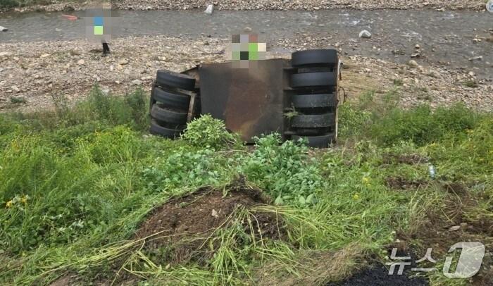 본문 이미지 - 완주 롤러 깔림사고 현장.(전북소방본부 제공. 재판매 및 DB금지)