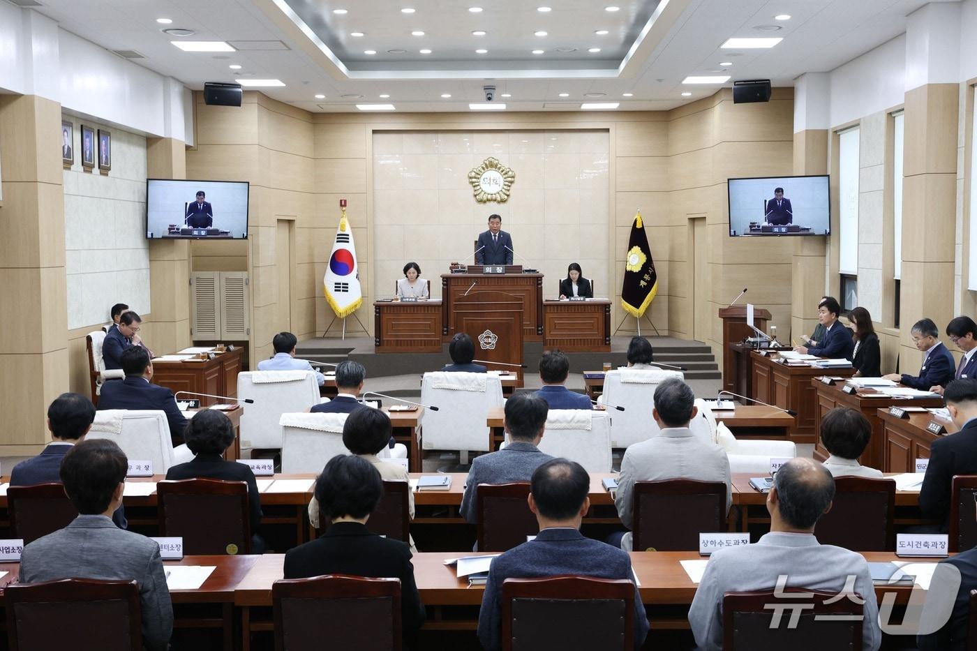 계룡시의회가 11일부터 17일간의 일정으로 진행한 제182회 정례회를 마무리했다. (계룡시의회 제공.재판매 및 DB 금지)/뉴스1