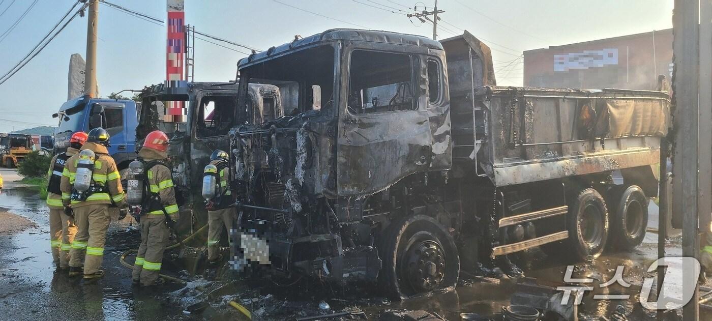 예산읍 관작리 트럭 화재 현장. (예산소방서 제공, 재판매 및 DB금지) / 뉴스1
