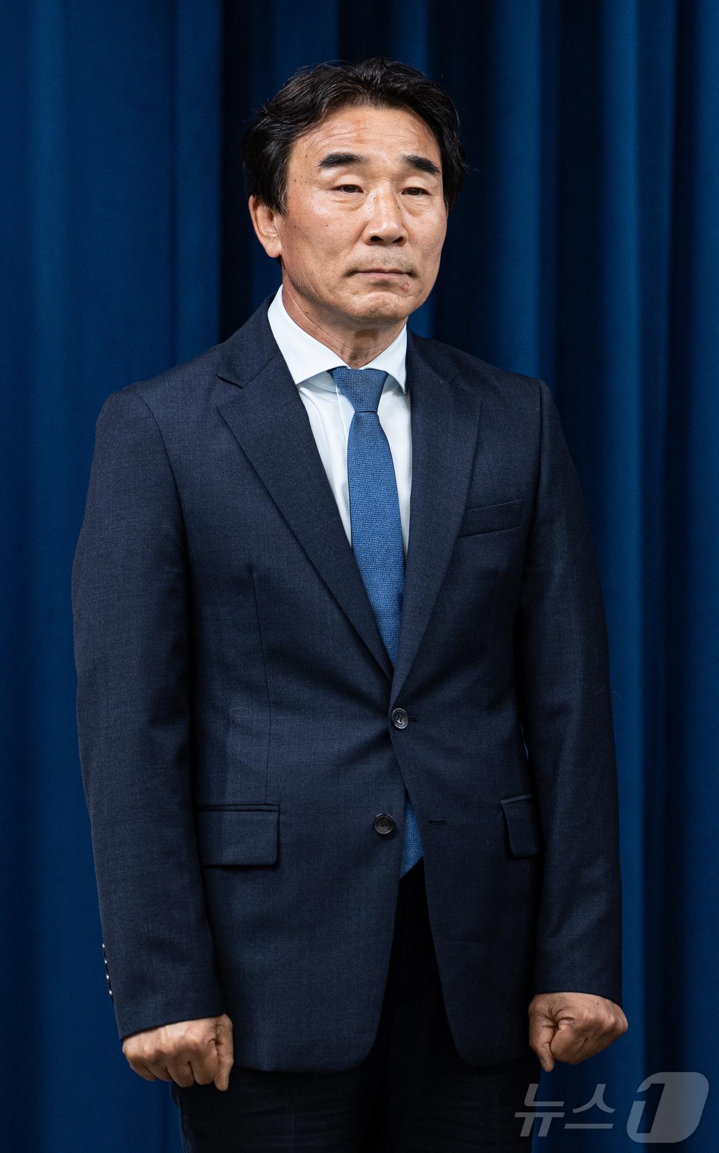 본문 이미지 - 대통령실은 29일 서울 용산구 대통령실 청사에서 이재명 대통령이 신임 경제통합수석에 전성환 세종교육청 비서실장이 임명됐다고 밝혔다. 사진은 이날 인선 브리핑에 참석한 전성환 신임 경청통합수석. 2025.6.29/뉴스1 ⓒ News1 이재명 기자