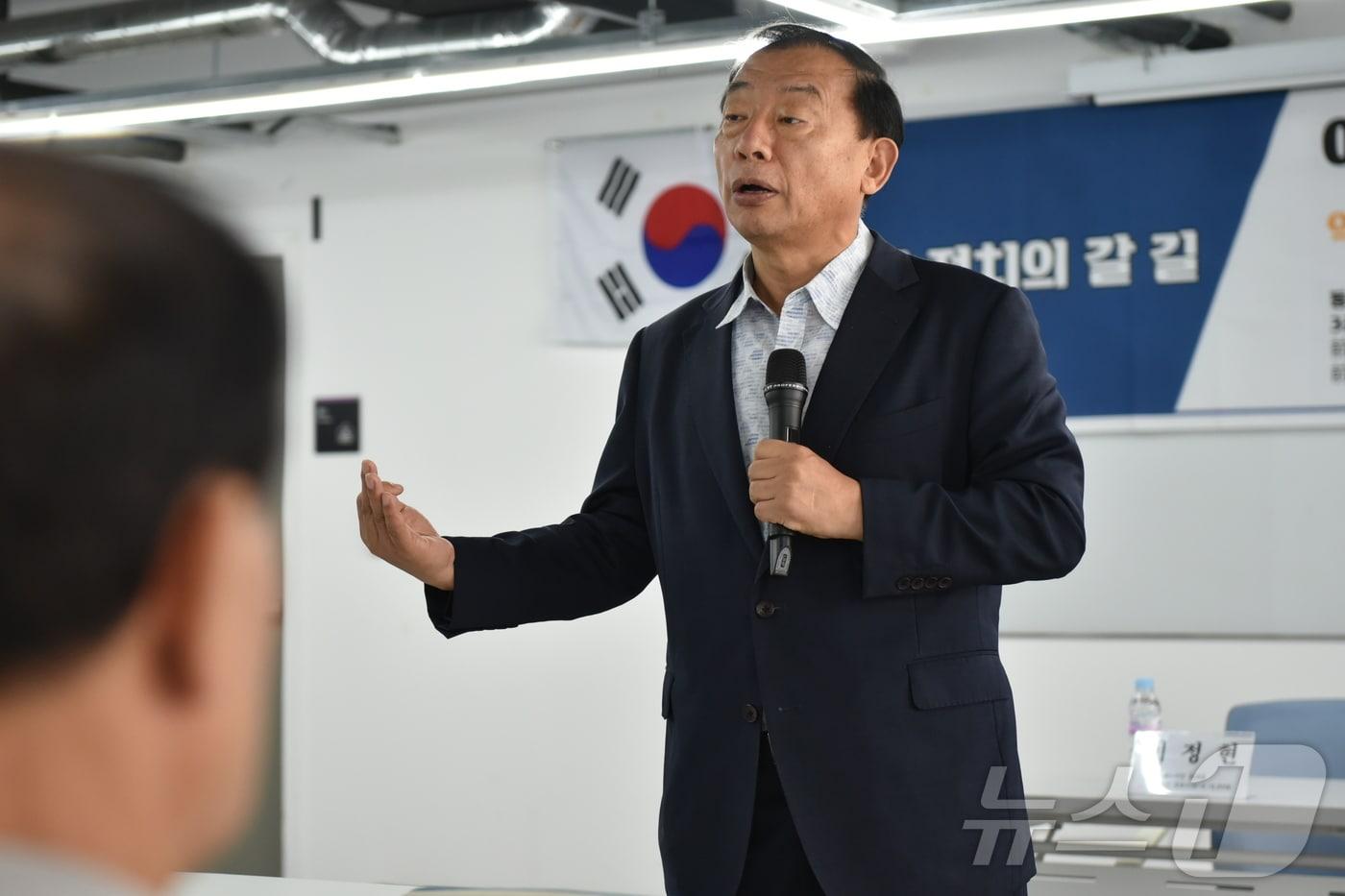 본문 이미지 - 이정현 전 새누리당 대표(국민의힘 전신)가 29일 광주 동구 전일빌딩245 4층 중회의실에서 열린 포럼에서 발언을 하고 있다.2025.6.29 ⓒ 뉴스1 김동수 기자