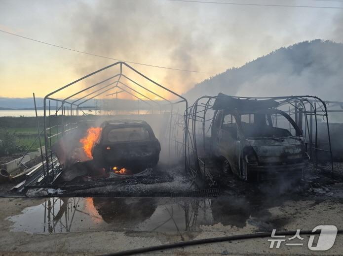 본문 이미지 -  서산 대산읍 웅도리 화재 현장. (서산소방서 제공, 재판매 및 DB금지) / 뉴스1