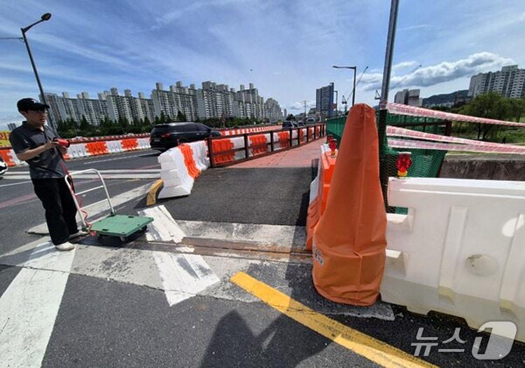 본문 이미지 - 대전시는 여름철 집중호우와 국지성 홍수로 인한 인명·재산 피해를 예방하기 위해 오는 10월 15일까지 관내 주요 하천 교량에 대한 선제적 안전대책을 시행한다. (대전시 제공. 재판매 및 DB 금지)2025.6.3/뉴스1