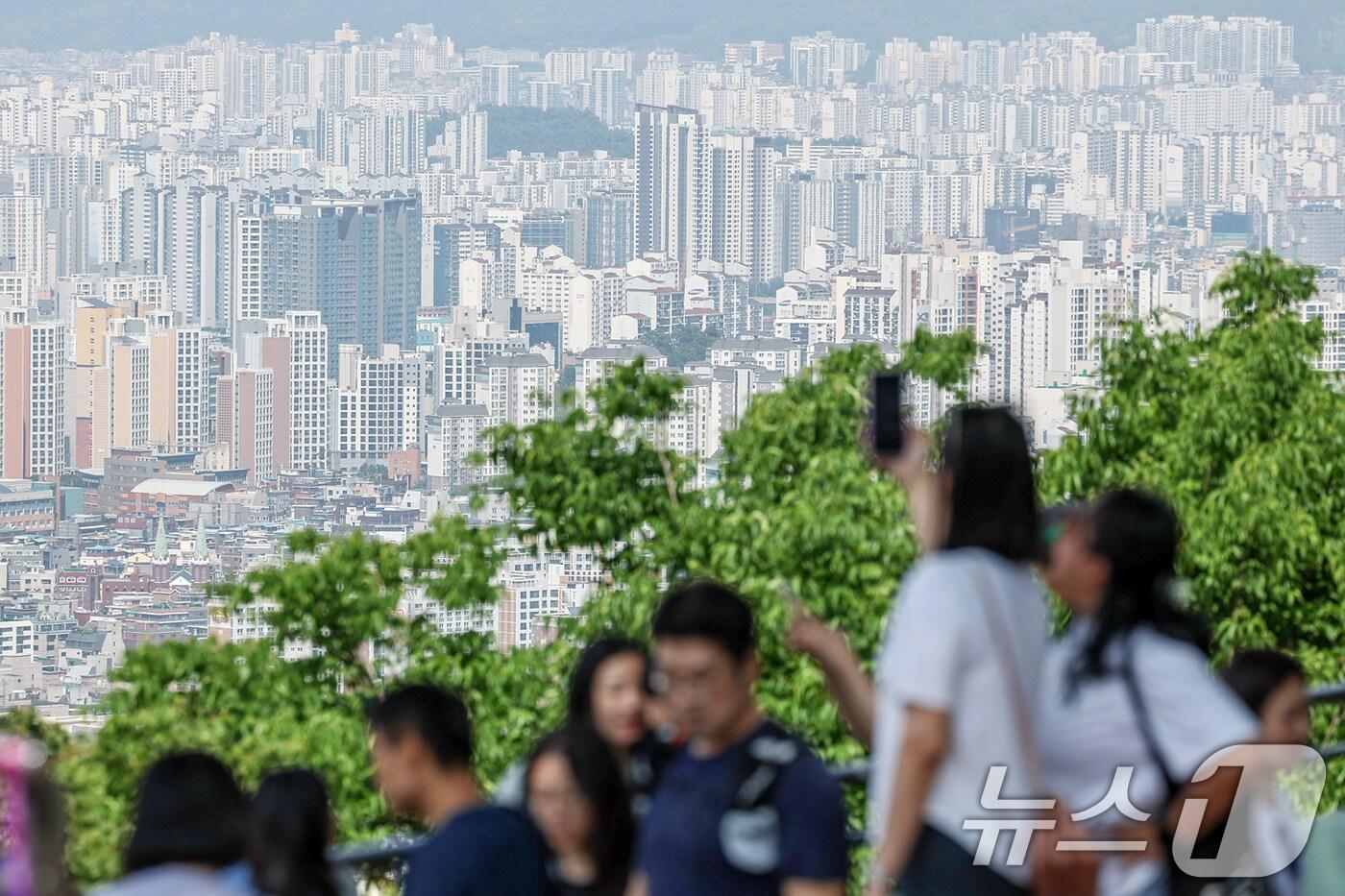 서울 중구 남산에서 바라본 시내 아파트 단지 모습. 2025.6.3/뉴스1 ⓒ News1 민경석 기자