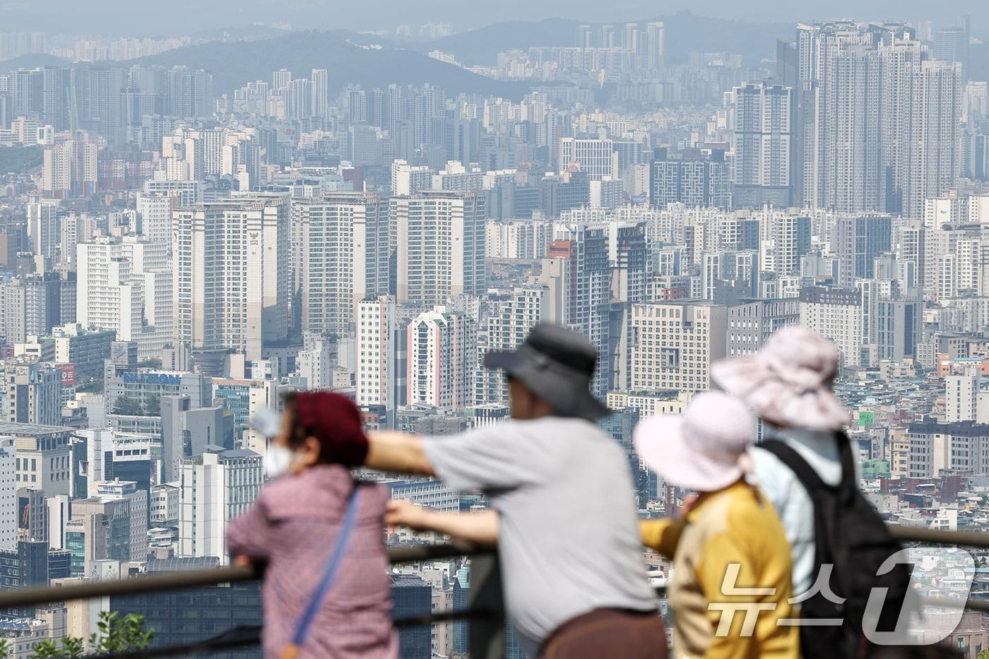 서울 중구 남산에서 바라본 시내 아파트 단지 모습. 2025.6.3/뉴스1 ⓒ News1 민경석 기자